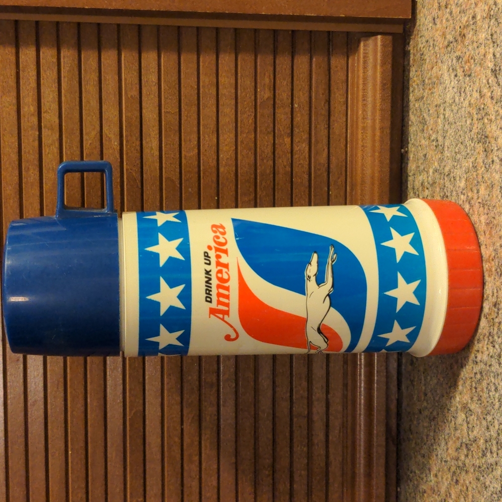 Greyhound Bus Drink Up America Insulated Travel Thermos  1976 Bicentenni…